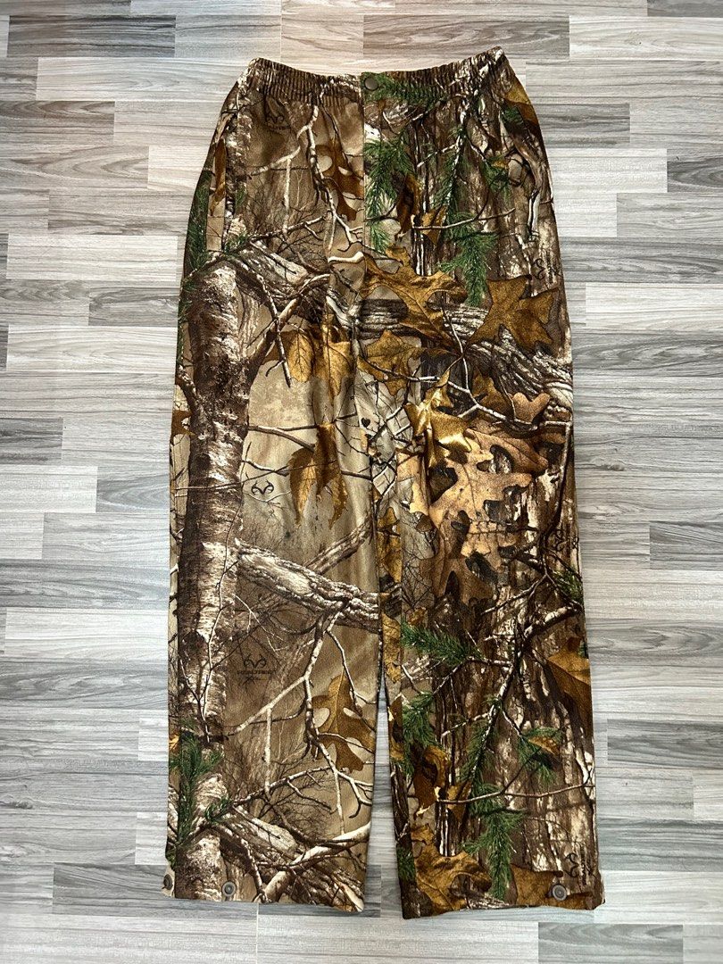 REALTREE SWEATPANTS Men s Fashion Bottoms Jeans on Carousell