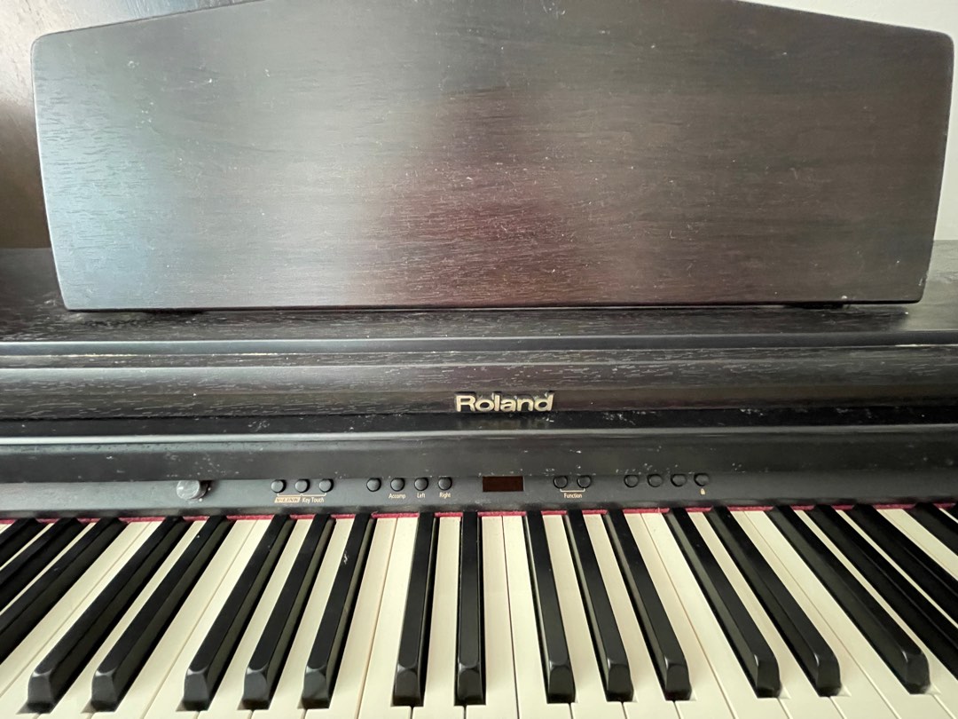 Roland hp 126 digital piano on sale