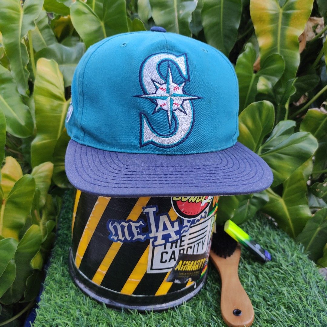 Retro clearance mariners hat