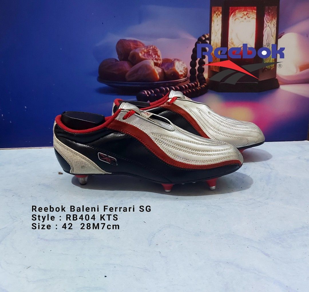 Sepatu bola reebok original cheap