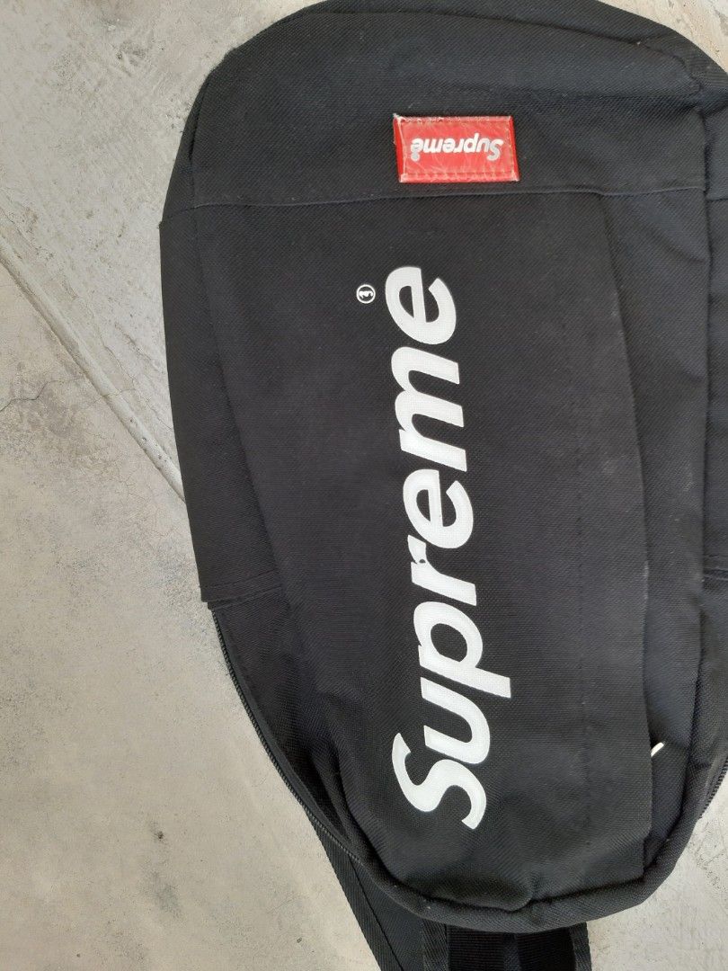 Supreme one store strap bag