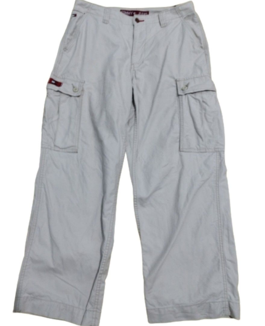 TOMMY HILFIGER WIDE LEG CARGO PANTS (Category: Jeans) located in Taguig. Submitted by ruye97 (Listing ID 1284319393, Image 1). Description: FS VINTAGE TOMMY HILFIGER CARGO PANTS L: 40 W: 33 CONDITION: 10/10 NO ISSUE LOCATION: TAGUIG MOP: GCASH LBC/LALAMOVE/MEETUP TAGUIG ONLY PM FOR MORE INFO..