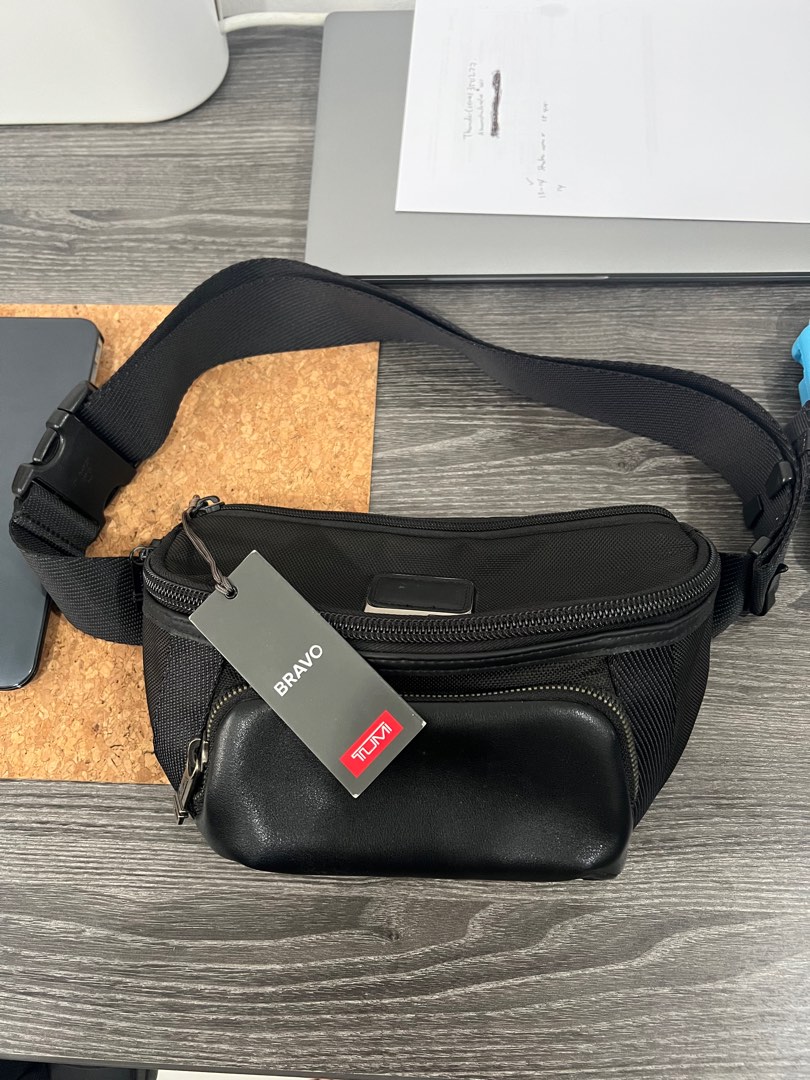 Tumi Bravo Colombus Utility Pouch