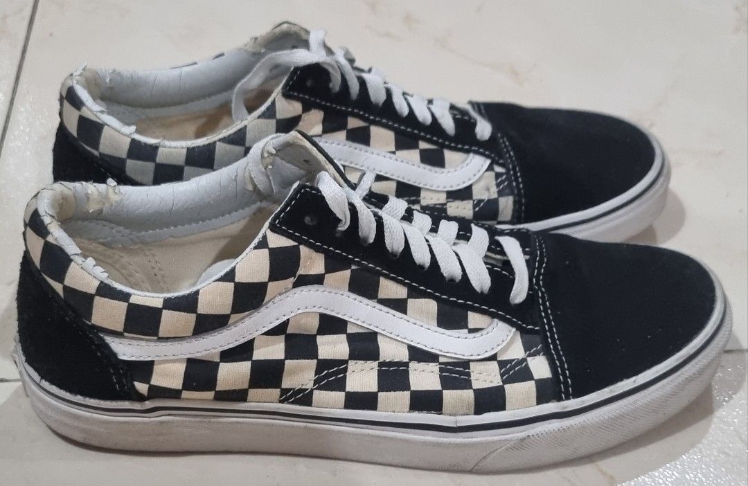 Checkerboard old discount skool vans white