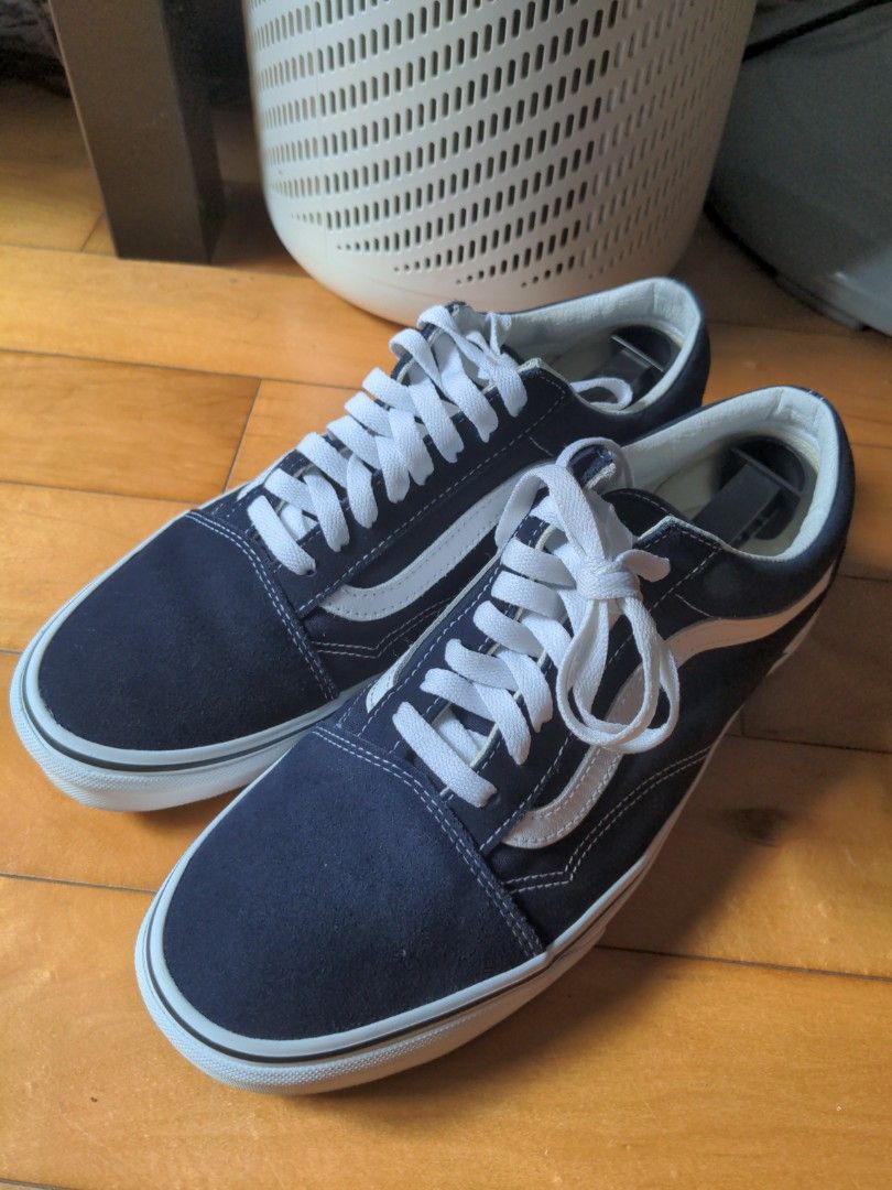 White and blue online vans old skool