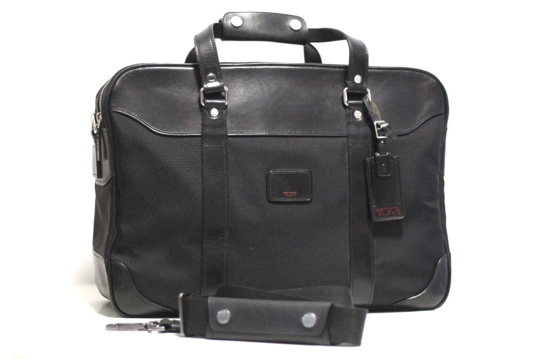 Vintage Tumi 24154D - Townhouse Briefcase / 17duffle / luggage / carry on  / travel bag / one night travel bag, Hobbies u0026 Toys, Travel, Luggage on  Carousell