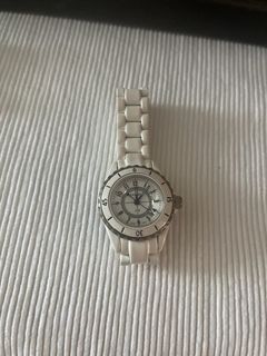 White ceramic watch outlet