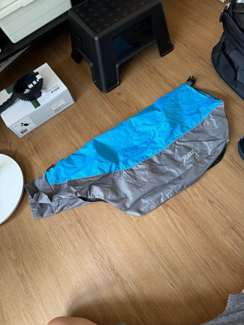 XXL Dog raincoat (Category: Homes & Other Pet Accessories) located in Singapore. Submitted by atticusyeo (Listing ID 1284333896, Image 1). Description: .