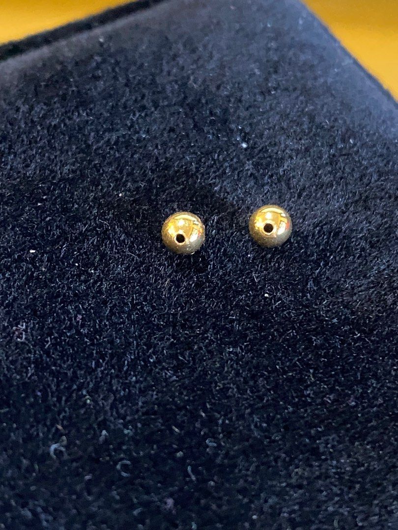 18k Roscas Lock (Category: Earrings) located in Pasay City. Submitted by adamclarence (Listing ID 1284560810, Image 2). Description: Sold per pc.