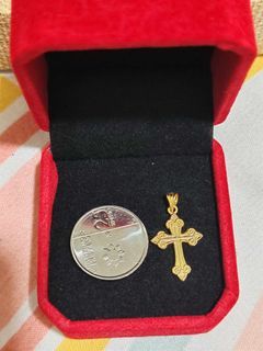 18k Saudi Gold Cross Pendant