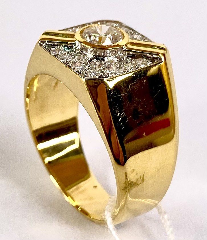 Mens gold ring outlet with one diamond