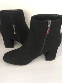 (Category: ) located in . Submitted by lcloset (Listing ID 1284645098, Image 1). Description: .