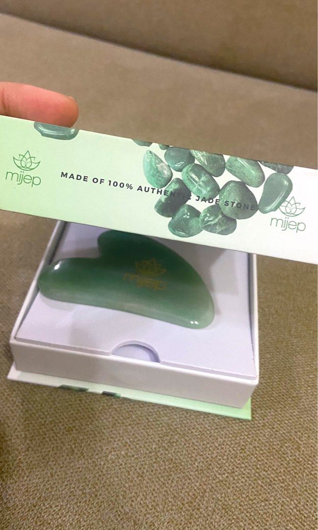 Authentic Jade Gua Sha (Category: Face Care) located in Marikina City. Submitted by rilxmx (Listing ID 1284703774, Image 3). Description: Barely used, bought at orange app: 1k+ with magnet box Rfs: decluttering.