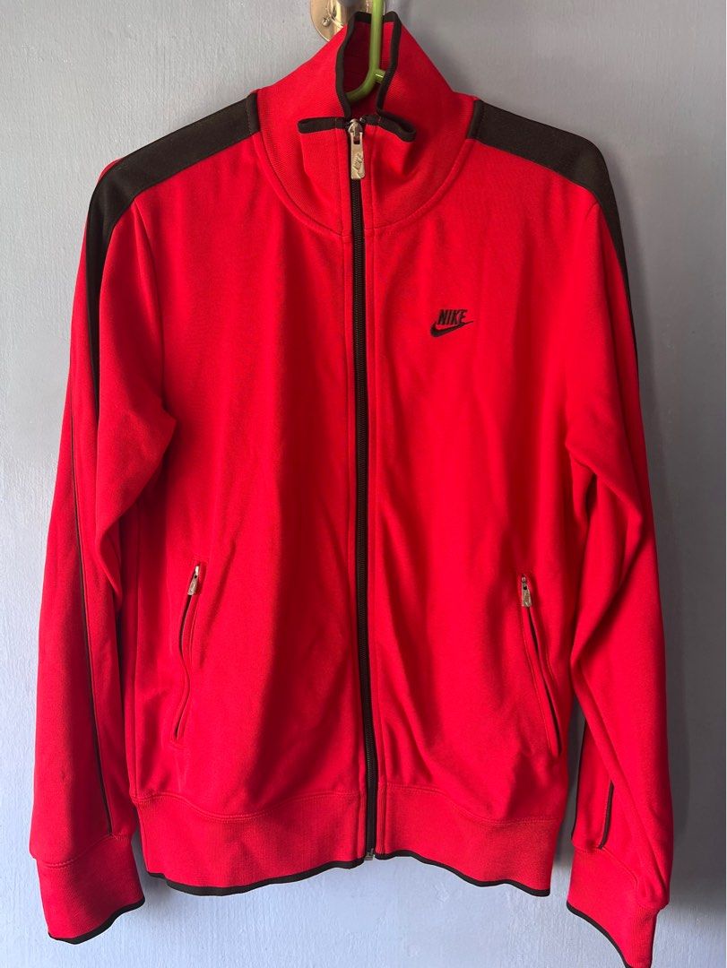 Asstseries nike on sale