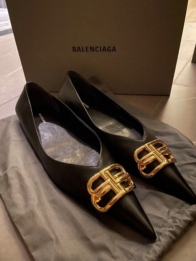 Balenciaga knife flats top