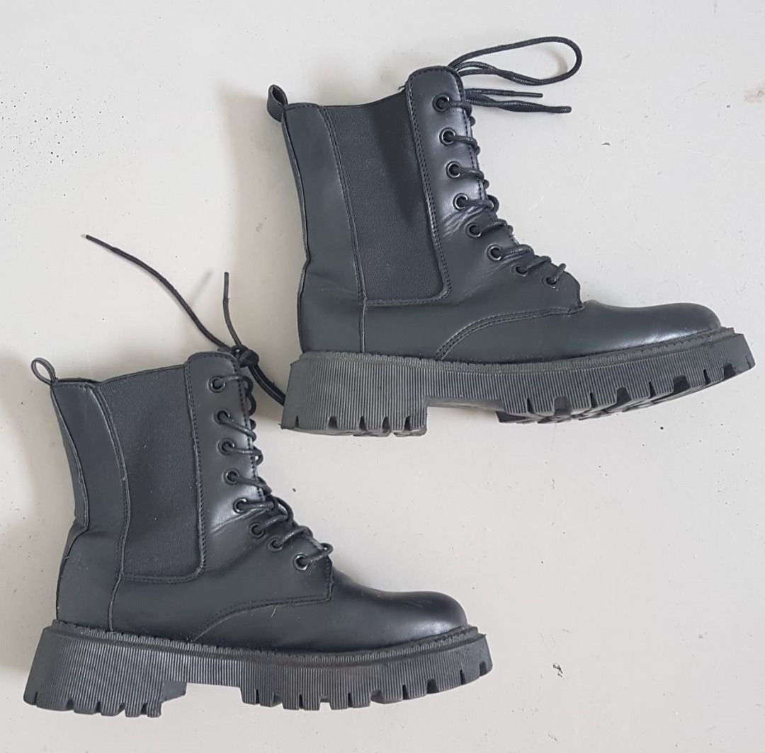 Chelsea online combat boots