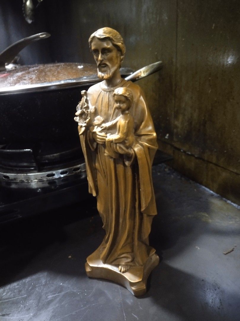 Brass St. Joseph statue display (Category: Religious Items) located in Manila. Submitted by kurukutuk (Listing ID 1284644079, Image 2). Description: brass St. Joseph statue display 12 x 4 inches HxL made of brass.