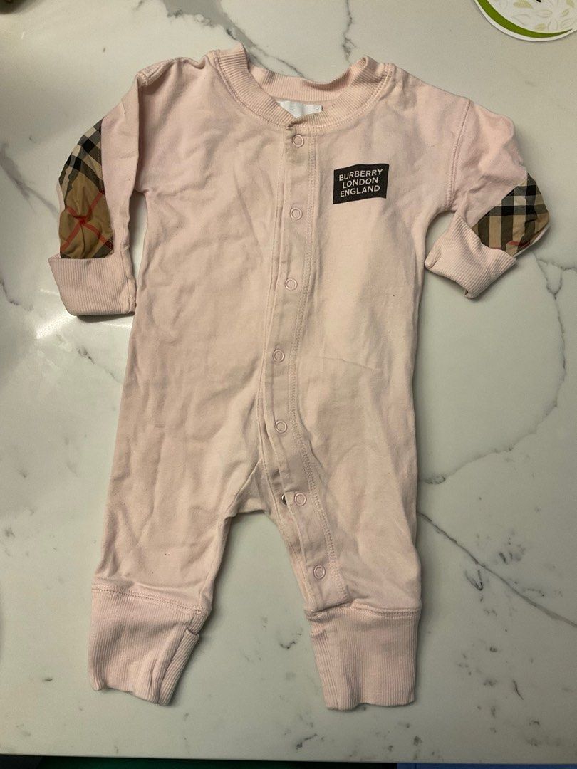 Burberry sleepsuit new arrivals