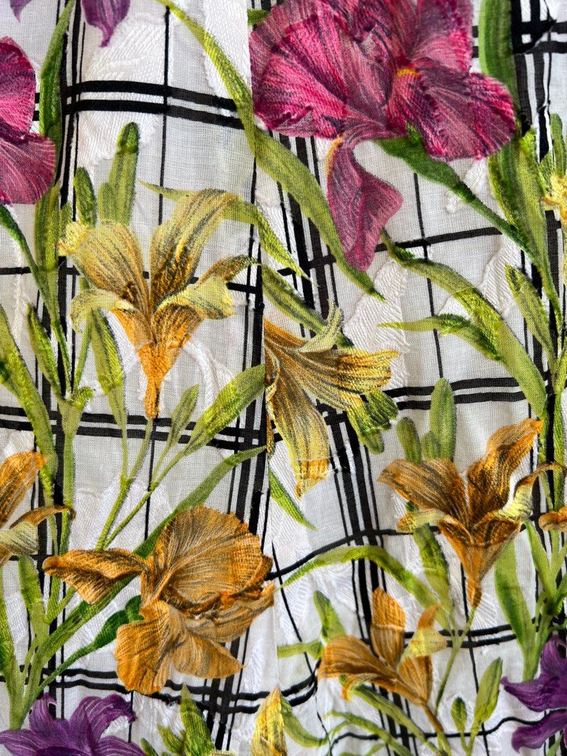 Checkered floral skirt (Category: Skirts) located in Davao. Submitted by thedeclutterMD (Listing ID 1284693632, Image 2). Description: Textured cloth. Waist 26-28in Length26.5in.