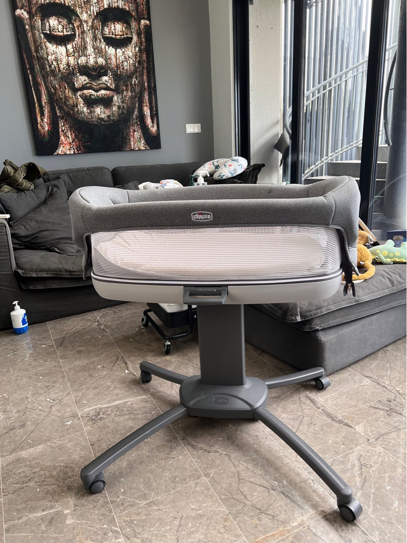 Chicco close to top you bedside bassinet