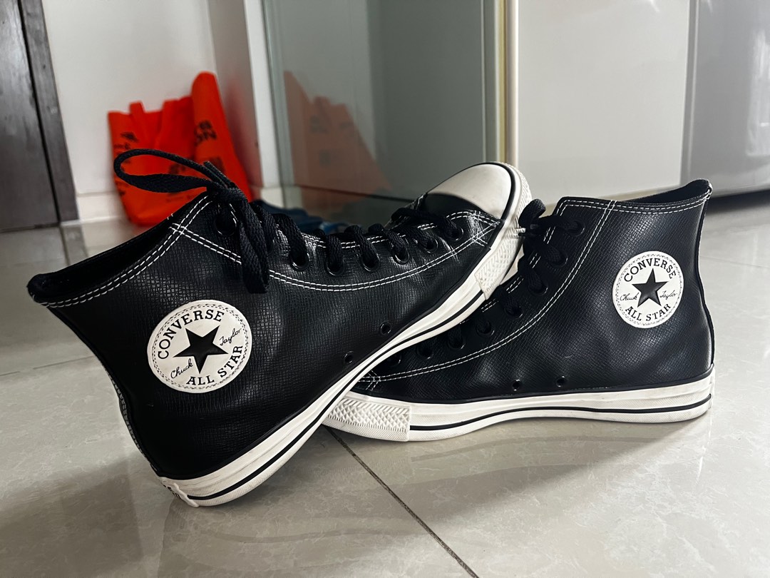 Chuck taylor leather on sale sneakers