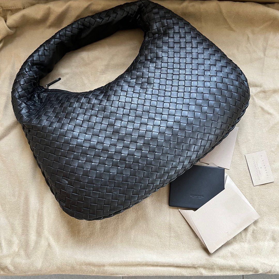 Clearance)Bnwt BV Bottega Veneta Classic Woven Hobo Bag Shoulder Bag  Authentic, Women's Fashion, Bags u0026 Wallets, Shoulder Bags on Carousell