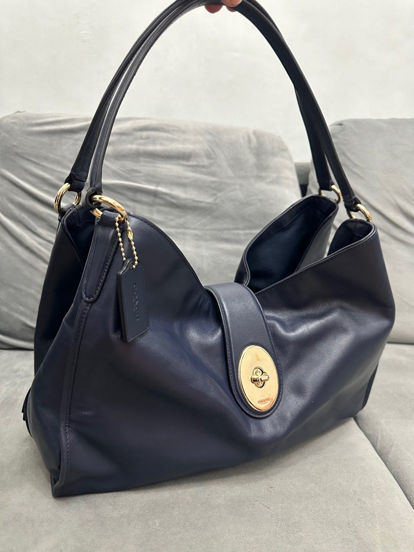 Coach carlyle shoulder new arrivals bag