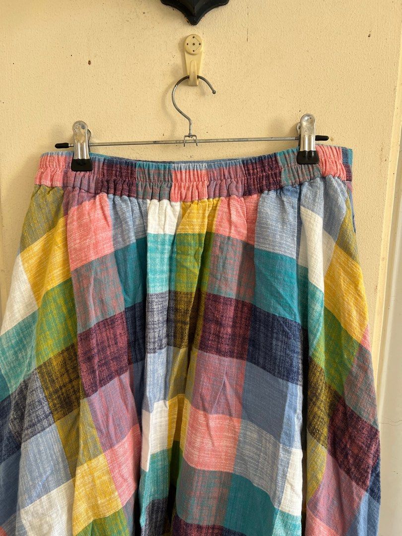 Colorful plaid skirt (Category: Skirts) located in Davao. Submitted by thedeclutterMD (Listing ID 1284694463, Image 2). Description: Waist 26-32in Length 32in.