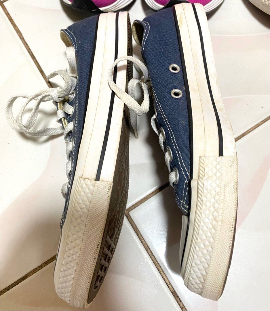 Converse women US 6.5 (Category: Sneakers) located in Angono. Submitted by tsarmeyn (Listing ID 1284712219, Image 3). Description: Converse women 6.5 (23.5cm) for makapal pa at parang 2-3x ko lang nagamit at nakatago na pag nilaban mo mukang bnew na ulit. ₱1500 only!!!! .