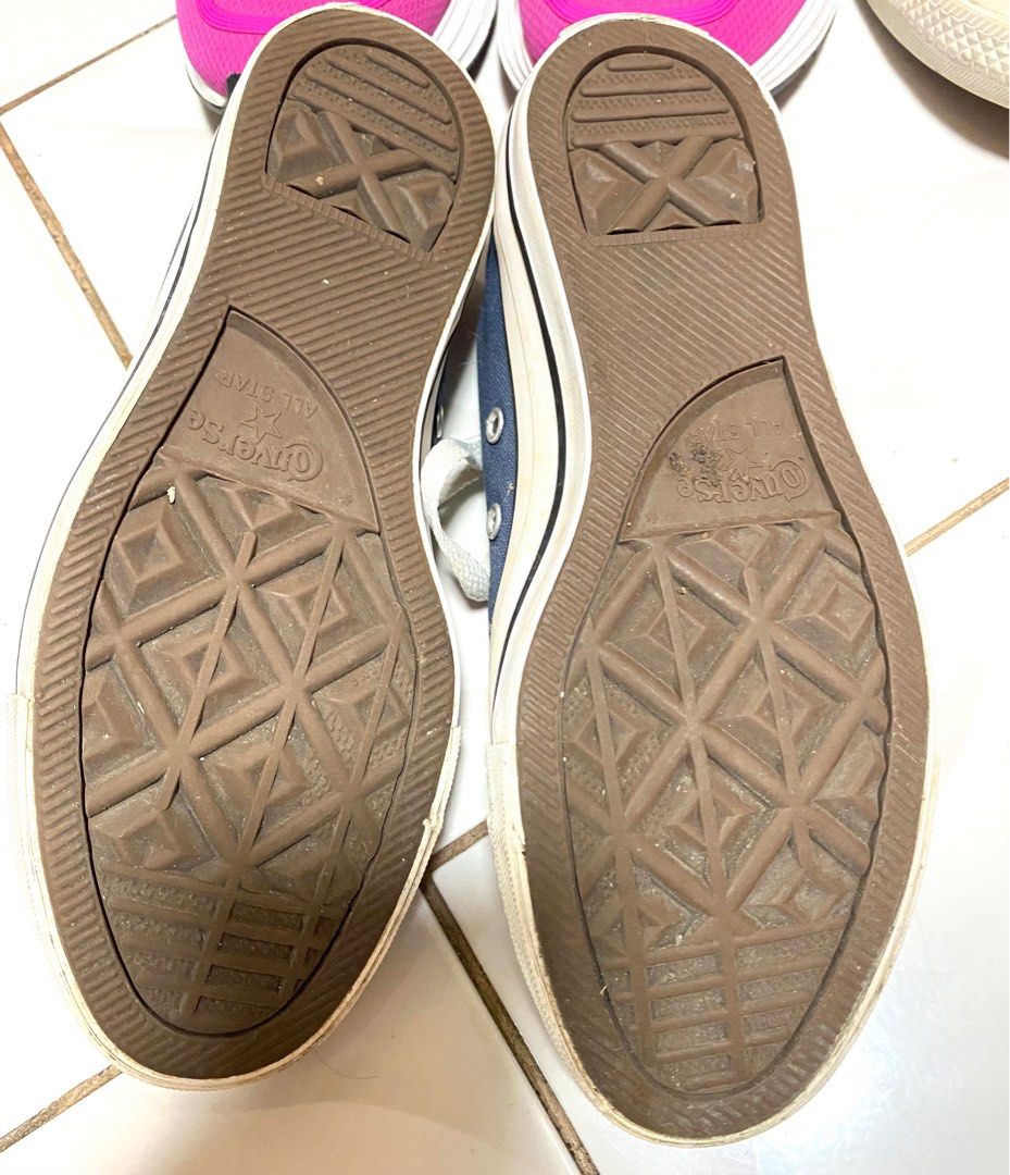 Converse women US 6.5 (Category: Sneakers) located in Angono. Submitted by tsarmeyn (Listing ID 1284712219, Image 2). Description: Converse women 6.5 (23.5cm) for makapal pa at parang 2-3x ko lang nagamit at nakatago na pag nilaban mo mukang bnew na ulit. ₱1500 only!!!! .