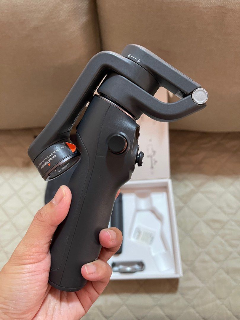 DJI Osmo Mobile 6 (Category: Gimbals & Stabilizers ) located in Palo. Submitted by roxycc (Listing ID 1284797490, Image 3). Description: Selling barely used like new condition DJI Osmo Mobile 6 Bought in Japan, still in its original packaging and inclusions - refer to photos. RFS: decluttering.