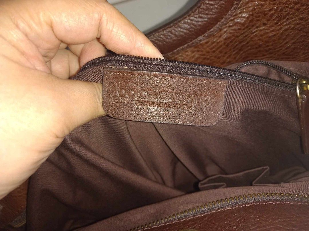 Rush sale!!! D&G big hand bag (Category: Luxury Bags & Wallets) located in Binangonan. Submitted by everythingmustgo78 (Listing ID 1284741087, Image 2). Description: sale...sale...sale... bought abroad leather collection plus sf pm is the key.