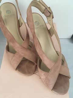 (Category: ) located in . Submitted by lcloset (Listing ID 1284645606, Image 1). Description: .
