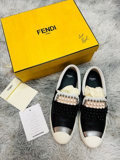 （分類：）位於 。 由 marrihk 提交（商品編號 1284760372，圖片 1）。簡介： 。