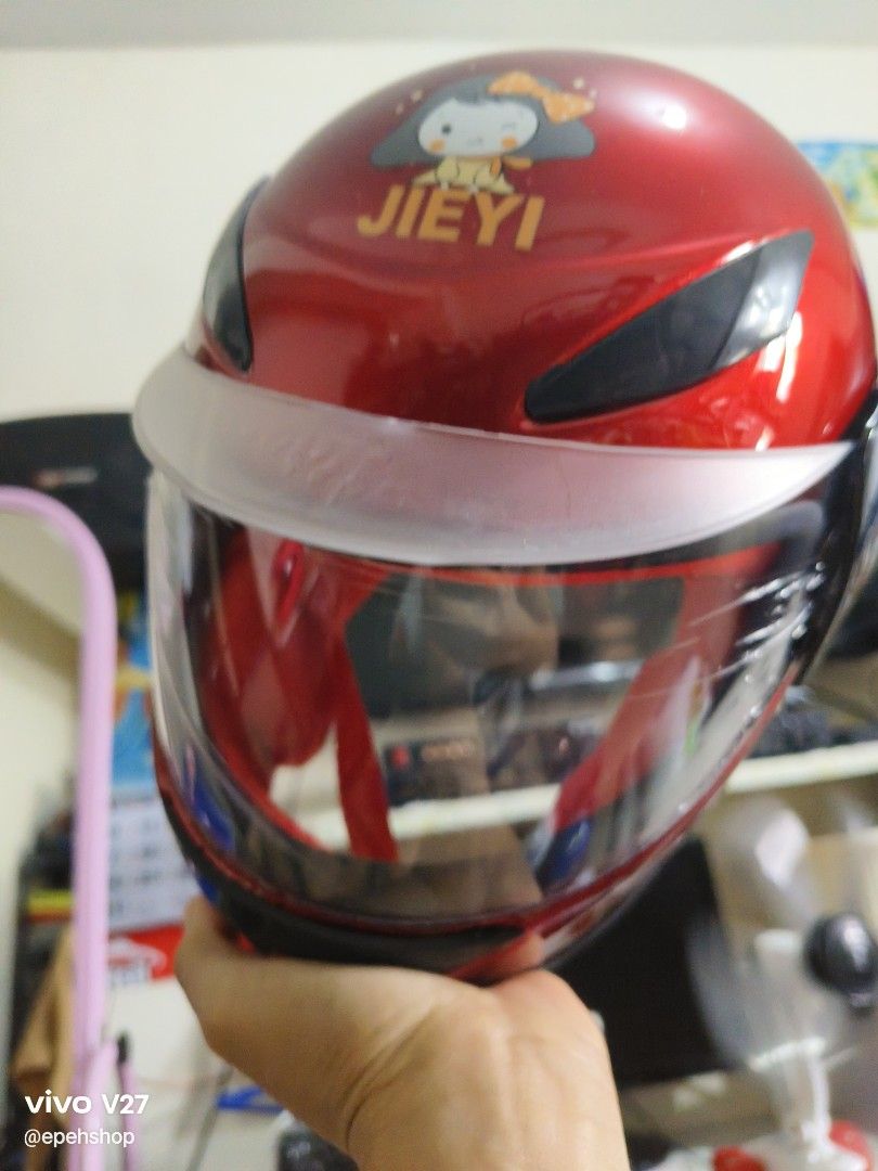 Full face Helmet For kids (Category: Helmets and other Riding Gears) located in Manila. Submitted by aidenepeh52097 (Listing ID 1284594537, Image 3). Description: Brandnew Helmet Full Face 350 php Fit to 3 years old to 9 years old Cash on delivery Location: Sampaloc manila Pick up or cash on delivery only.