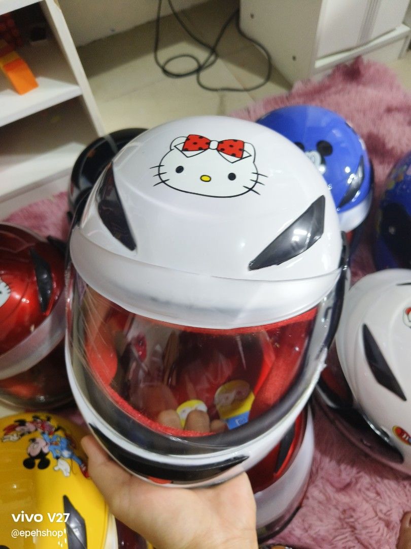 Full face Helmet For kids (Category: Helmets and other Riding Gears) located in Manila. Submitted by aidenepeh52097 (Listing ID 1284594537, Image 1). Description: Brandnew Helmet Full Face 350 php Fit to 3 years old to 9 years old Cash on delivery Location: Sampaloc manila Pick up or cash on delivery only.