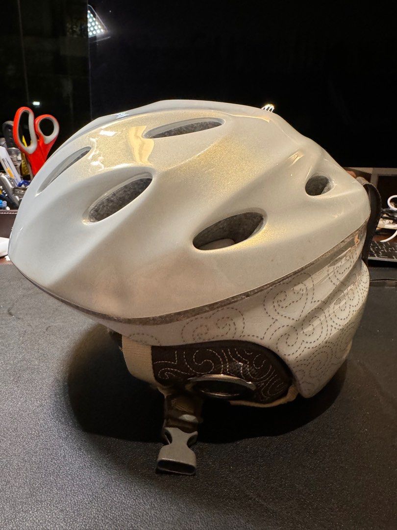 Giro womens ski on sale helmet