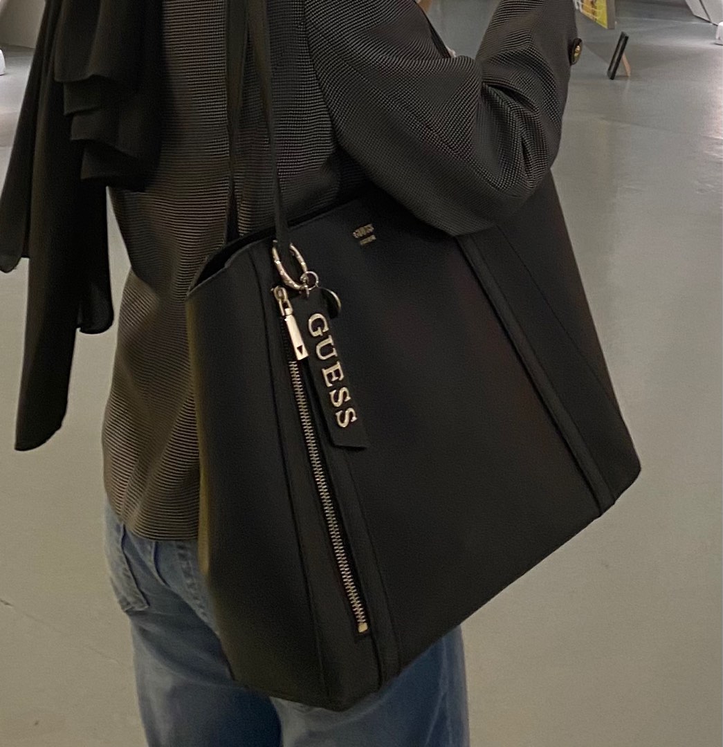 Guess naya bag deals