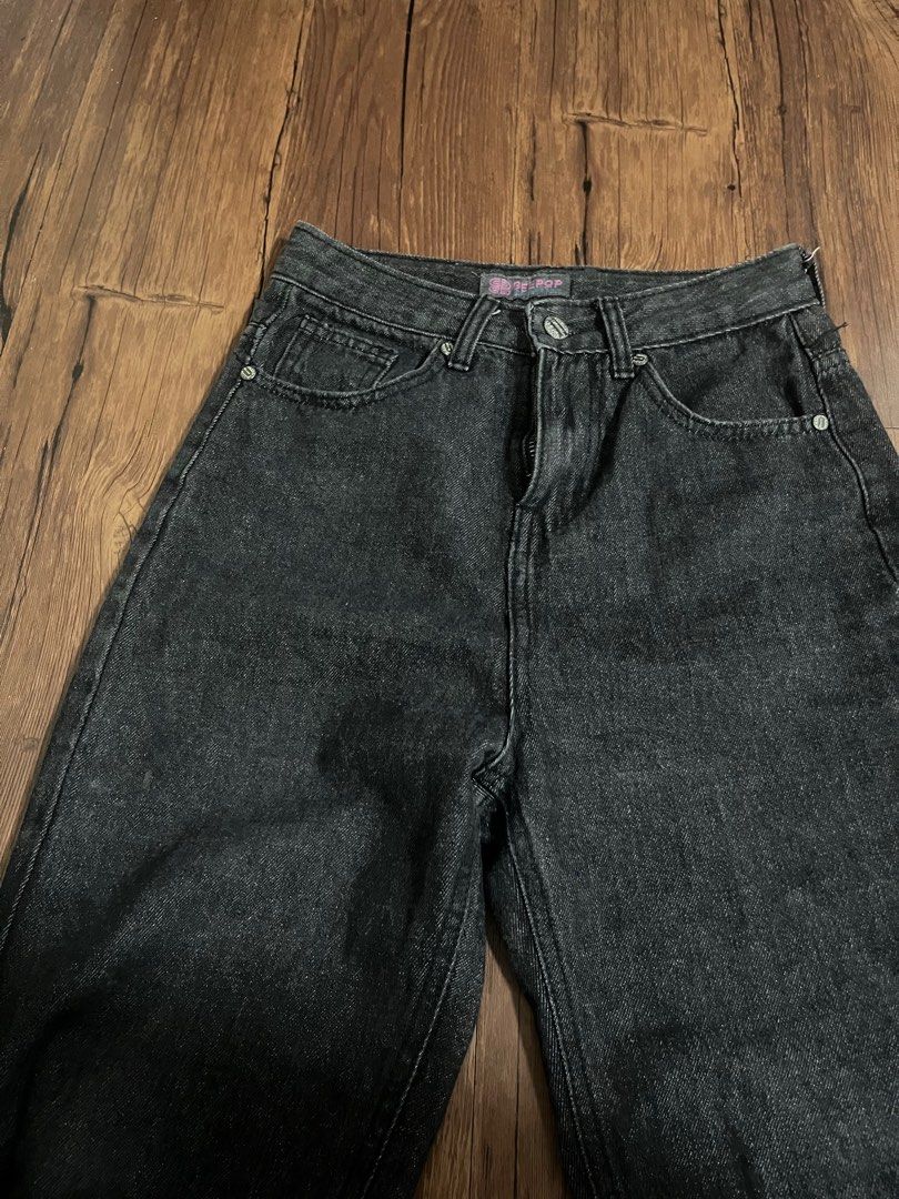 high waist black straight cut jeans (Category: Jeans) located in Quezon City. Submitted by jamidepop (Listing ID 1284720468, Image 1). Description: .