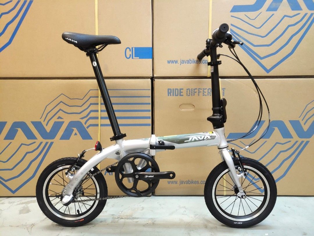 Java x3 (14寸3速) （分類：單車）位於 Hong Kong。 由 goodluckbike 提交（商品編號 1284618459，圖片 2）。簡介： Java x3(3速) 14寸內3速 本店提供 全新/二手單車買賣 大量配件銷售 專業維修 零件改裝 單車深層清潔 改裝獨一無二單車 提供單車專業意見 歡迎查詢及wh tapps 聯絡！！ 在 W hatsApp 上向goodluckbike傳送訊息。 營業時間：早上9:30～7:30 全年無休 地址：大圍積福街積壽里3號地下 !! 添好運單車!! 聯絡電話：26 0 6 68 78/6 8 81 80 78（可wtapps)。
