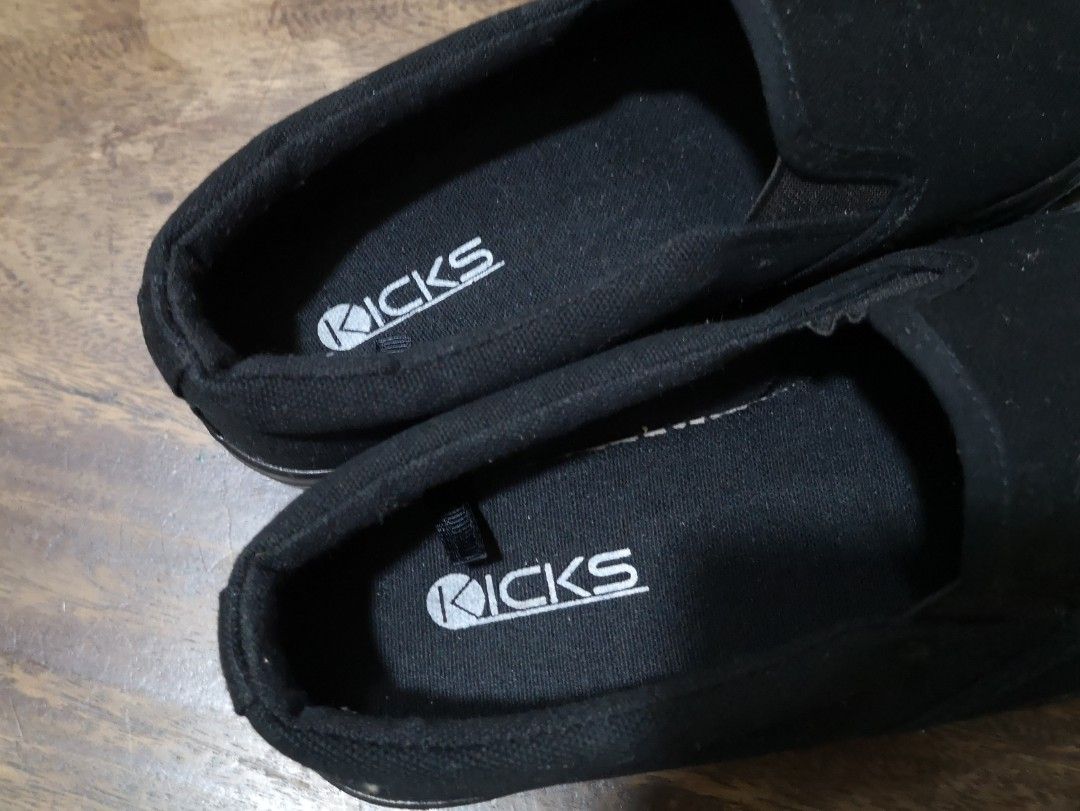Kicks black slip ons (Category: Sneakers) located in Quezon City. Submitted by skyebear (Listing ID 1284605949, Image 3). Description: Kicks black slip ons Size 7.