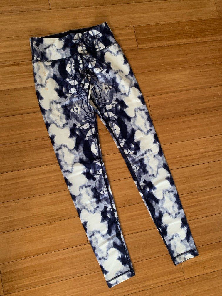 Lululemon blue and white tie-dye leggings size 4