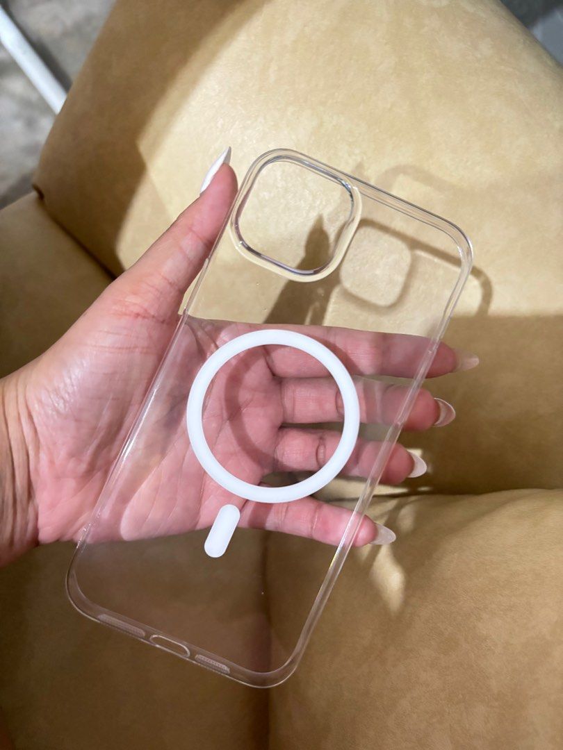 Magsafe Acrylic Case for iPhone 14plus/15plus (Category: iPhone 15 Series) located in Rodriguez. Submitted by a.piaaa2.0 (Listing ID 1284677126, Image 2). Description: Brand new Clear case Acrylic (HINDI MANINILAW) Magsafe sa likod ay nasa loob ng acrylic so no bump Very sleek & thin iPhone 14 Plus or 15 Plus.