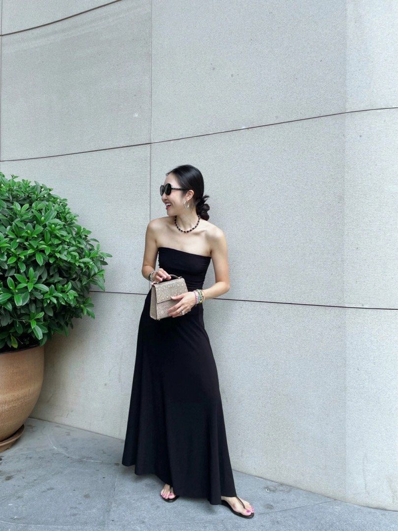 Muji Tube Maxi Dress with In-built Bra, Women's Fashion, Dresses & Sets,  Dresses on Carousell