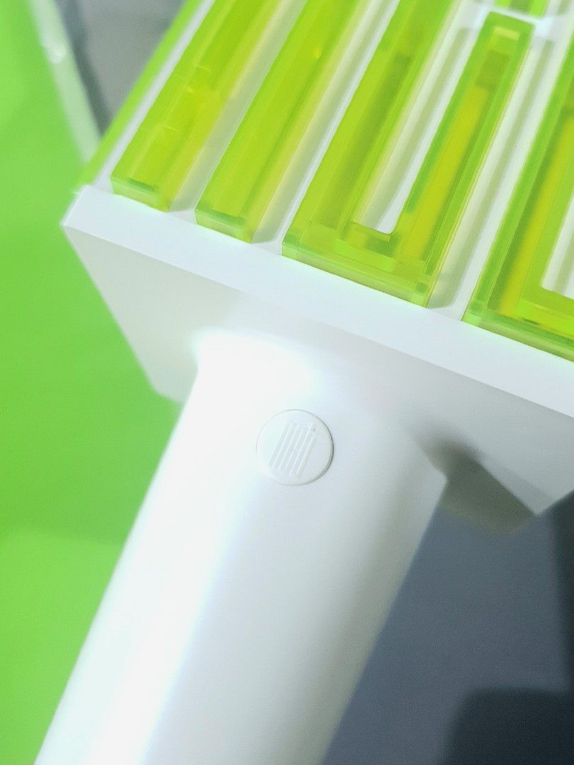 NCT Official Lightstick (Category: K-Wave Merchandise) located in Quezon City. Submitted by Jeila (Listing ID 1284667538, Image 2). Description: Rush selling my NCT lightstick eheh it's fully working and I've never used it sa concerts (sadly) because I couldn't go to any of them. Nakadisplay lang siya sa desk ko since 2019 hahahah I bought it for DREAM SHOW 2020 pero di ako nakapunta kasi naubusan tix lol. PRICE: P2000 (pwede naman negotiable) + 
