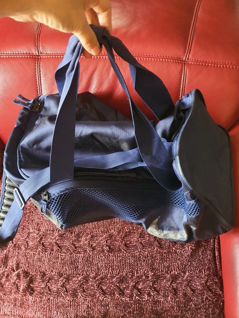 nike max air small duffel