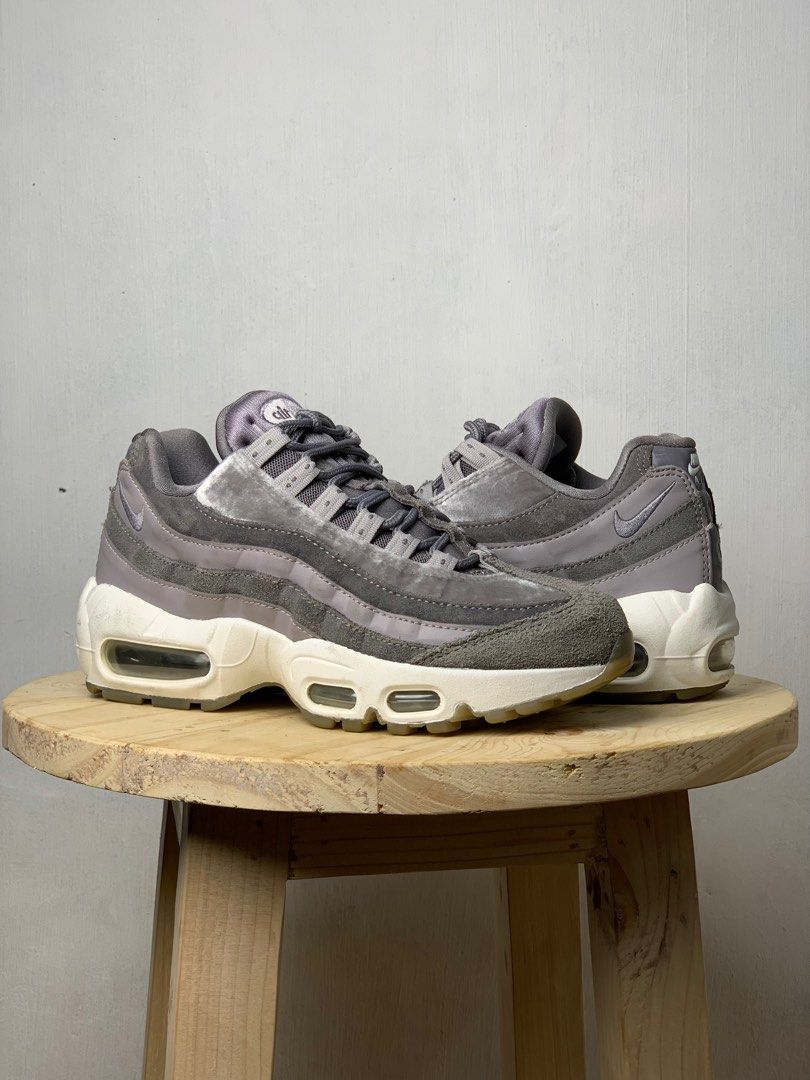 Nike air max hot sale 90 gunsmoke velvet