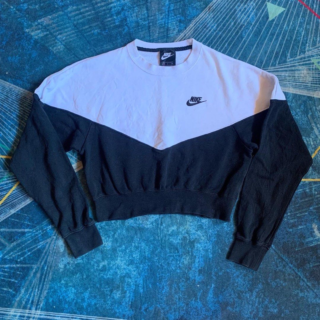 Nike heritage colour block crop crew sweatshirt hotsell