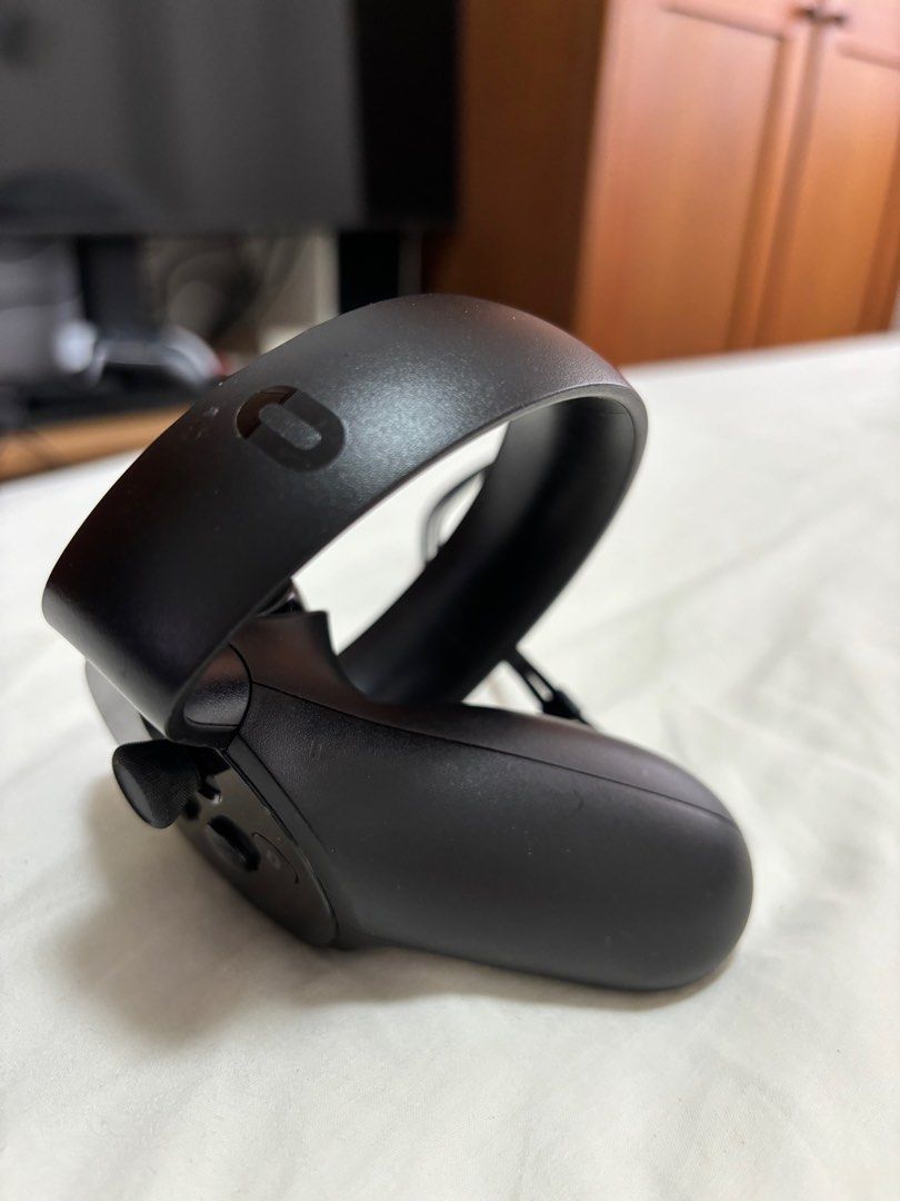 Oculus rift on sale right touch controller