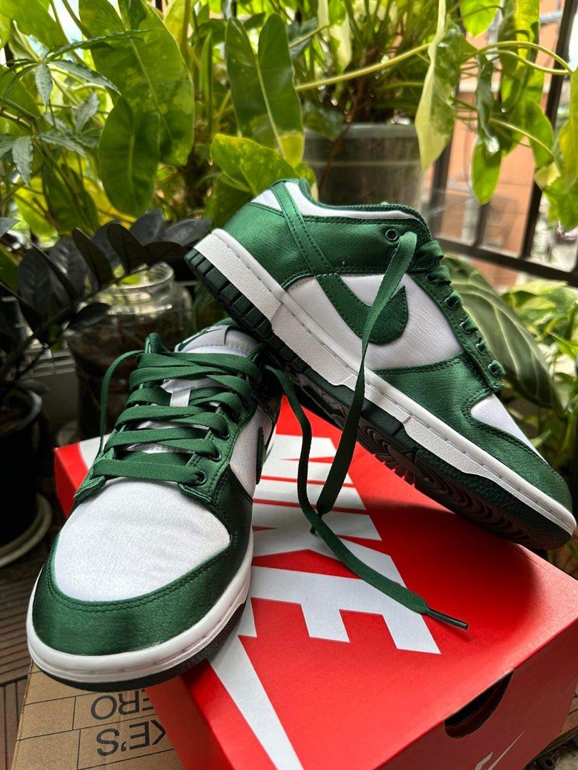 Original Nike Dunk Womens (Category: Sneakers) located in San Fernando. Submitted by authenticsph (Listing ID 1284562750, Image 1). Description: Guaranteed Authentic Nike Dunk Green Womens Size: 6.5 Once used With original box Item location: Manila.